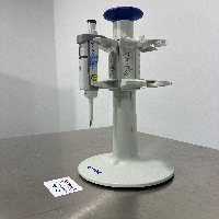 Eppendorf Research plus pipette 0.1-2.5 µL image 1